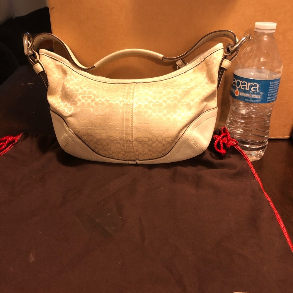 Coach hand purse w dust bag